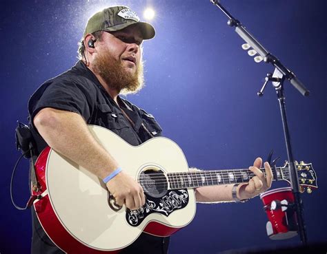 Luke Combs Performs Love You Anyway At The 2023 ACM Awards Holler