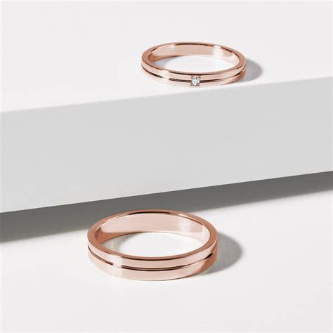 Grooved Rose Gold Wedding Band Set | KLENOTA