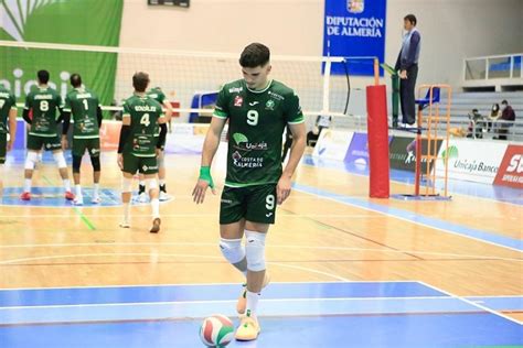 El Club Voleibol Melilla firma al central David López Alacio