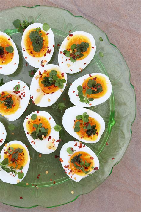 A Forager's Year: Marie Viljoen's Seasonal Retrospective of Edible Finds