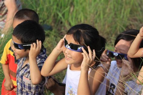 Solar Eclipse with Kids: 12 Tips For Once-in-a-Lifetime Viewing