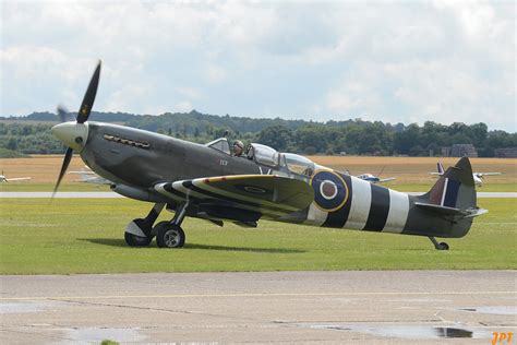 Supermarine Spitfire Mk Tr Ml Flying Legends Duxford Flickr