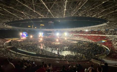 Begini Suasana Di Dalam Stadion GBK Jelang Konser Coldplay 0 Foto