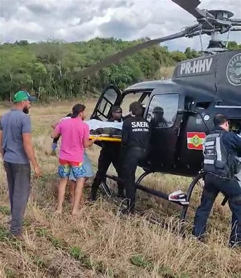 Homem é socorrido de helicóptero após levar tiro da própria arma no