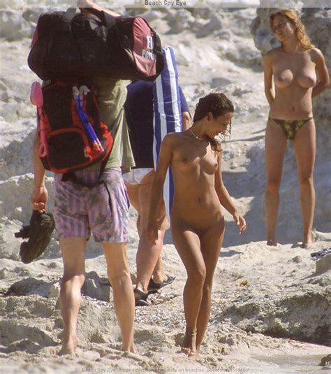 Lewd Naked Babes Shows Pussy At Nude Beaches In Cuba