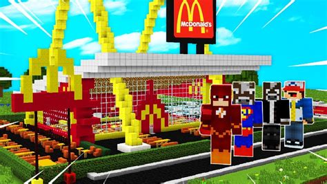 NOS ESCONDEMOS EN McDONALD S GIGANTE EN MINECRAFT MINECRAFT