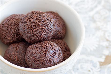 Brigadeiros brasileños Receta de cocina fácil sencilla y deliciosa