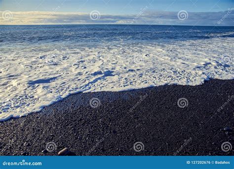 Waves of the Atlantic Ocean Stock Photo - Image of lava, coastline: 127202676