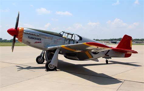 The Aero Experience: P-51C Mustang "Tuskegee Airmen" Performs at Fair ...