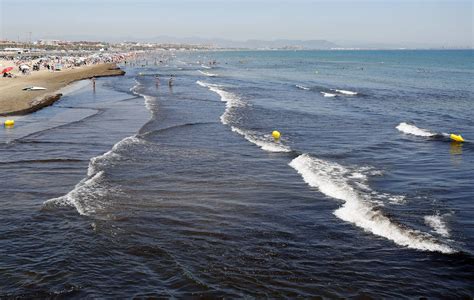 Fotos Cierran de nuevo al baño las playas de la Patacona y Port