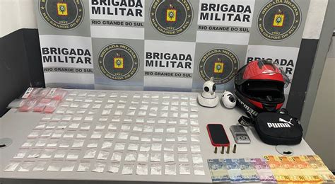 Batalh O De Choque Prende Duas Mulheres Por Tr Fico De Drogas No Bairro