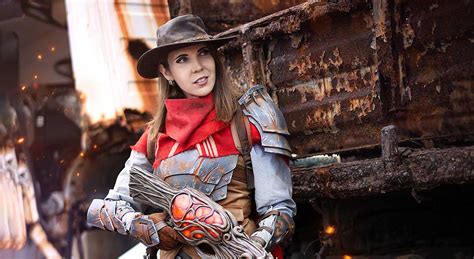 Gunslinger Cosplay from Remnant II - KamuiCosplay