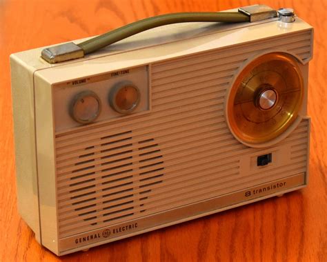 Vintage General Electric Portable Transistor Radio Model Flickr