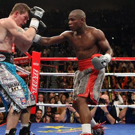 Floyd Mayweather Knockouts Ricky Hatton