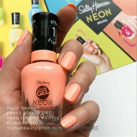 Sally Hansen Nail Polish Varnish Miracle Gel Peach Please Neon