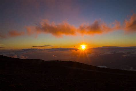 How to Catch a Haleakala Sunset - Volumes & Voyages