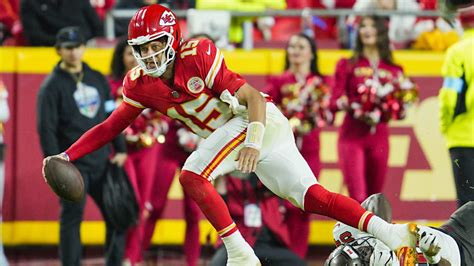 Patrick Mahomes Updates Ankle Injury Status, Andy Reid Shares Practice Plan for QB