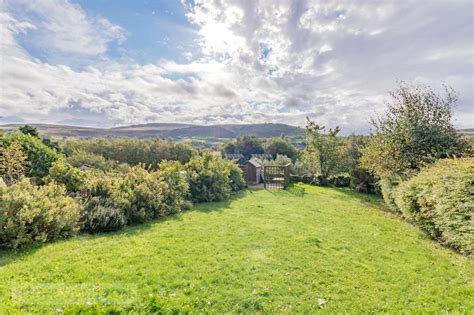 Dirker Drive Marsden Huddersfield 3 Bed Semi Detached House £235 000