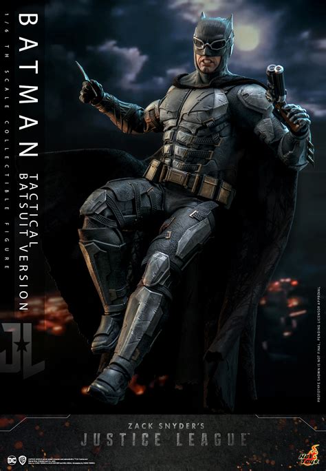 Hot Toys Batman Tactical Batsuit Version Figures