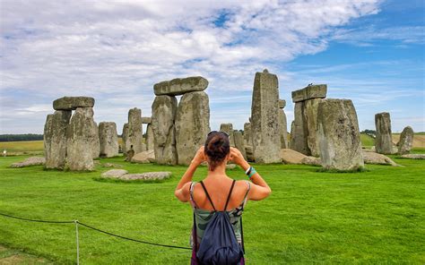 Day Trip from London To Stonehenge | Best Tour Options