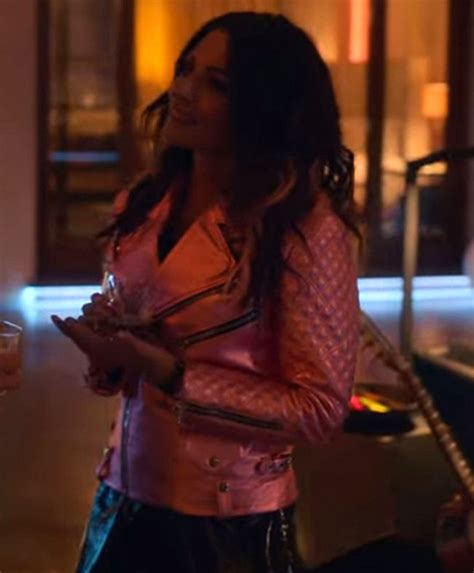 Sex Life Costume Designer Shares Story Behind Billie Mann S Pink Jacket