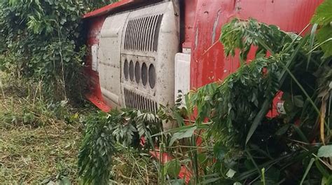 Volcamiento De Bus En Puerto Quito Deja Heridos El Comercio