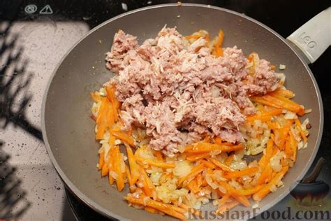 Рецепт: Перловая каша с тушёнкой на RussianFood.com