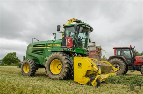 Grass Silage JD Valtra Elie Wagner Flickr