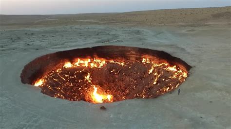 Turkménistan belles images du cratère de gaz naturel en feu Porte de