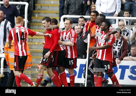 Adam Johnson And Team Celebrate Newcastle V Sunderland Stjames Newcastle