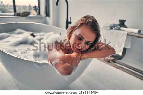 Sexy Naked Woman Posing White Bath Stock Photo 1565845909 Shutterstock