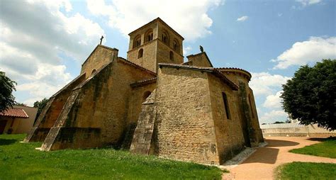 Eglises chapelles abbayes monastères et couvents Saône et Loire