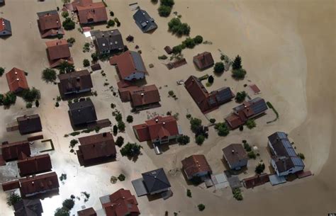 20 Deadliest Floods In World History