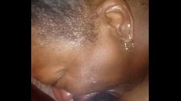 Mujeres negras chupan una polla increíble XVIDEOS