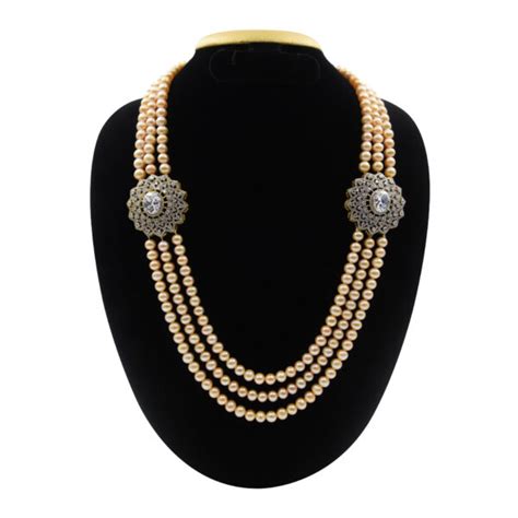 Glamorous Triple Line Peach Pearls Haar With Sparkling Cz Side Pendants