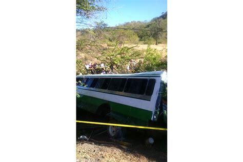 Seis Muertos Y Más De 50 Heridos En Accidente De Bus En Carretera Hacia