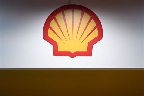 Shell Maintains Buybacks As Gas Growth Offsets Weaker Oil The