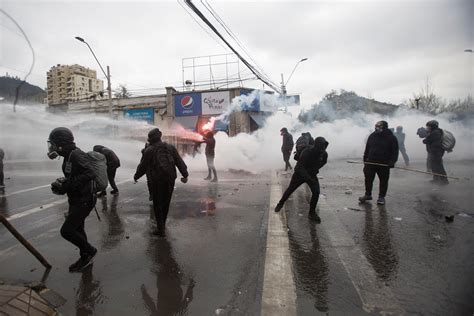 Disturbios En El 49 Aniversario Del Golpe De Estado En Chile Infobae