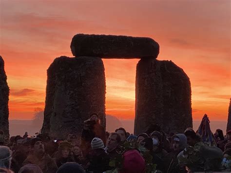 Winter Solstice at Stonehenge — Unbounded