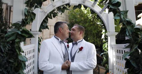 Las Vegas Offers All But Marriage To Gay Tourists