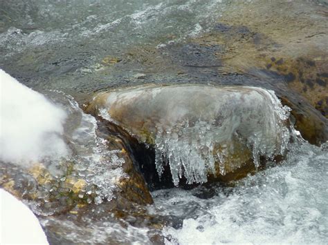 Images Gratuites Mer Eau Roche Neige Du Froid Hiver Vague