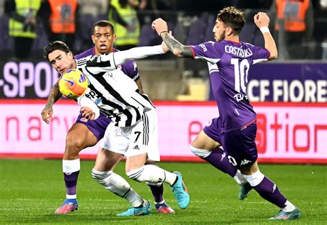 Fiorentina Confirm Castrovilli S Knee Injury Football Italia