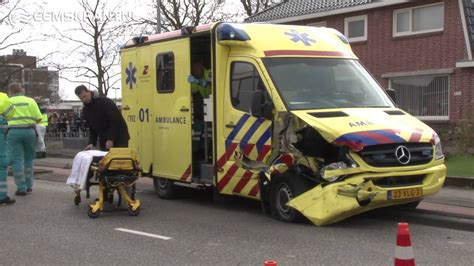 Ongeval Met Ambulance Op De Farmsummerweg In Appingedam Youtube