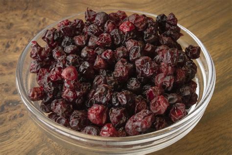 Купить Брусника вяленая за 350.00 руб в магазине Finefruits!!!