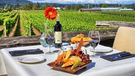 Best Wineries And Cideries Near Victoria Vivid Tours Kelowna Wine