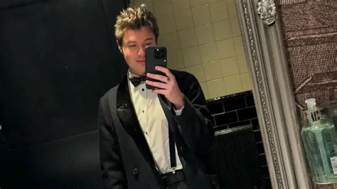 Alexander Westwood Star Der Netflix Serie Sex Education Muss Jahre In Den Knast