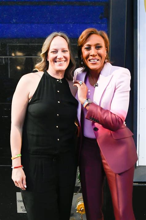 GMA S Robin Roberts Counts Down To Nerve Wracking Moment Live On Air