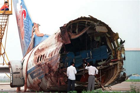 Crash of a Boeing 737-31B in Shenzhen: 35 killed | Bureau of Aircraft ...