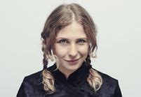 Le High Five Entre Kylian Mbapp Et Une Pussy Riot L Image Qui Fait Le Tour Du Monde Elle