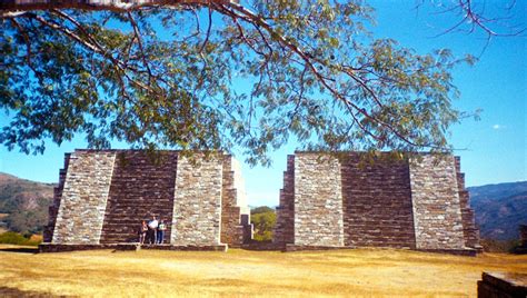 Sitio Arqueológico Mixco Viejo Destacó Por Sus Ruinas Gemelas